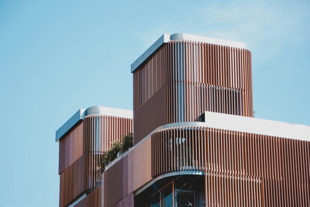 Headerbild Blog Immobilien vs. Aktien vs. Krypto – welcher Weg zu wem passt